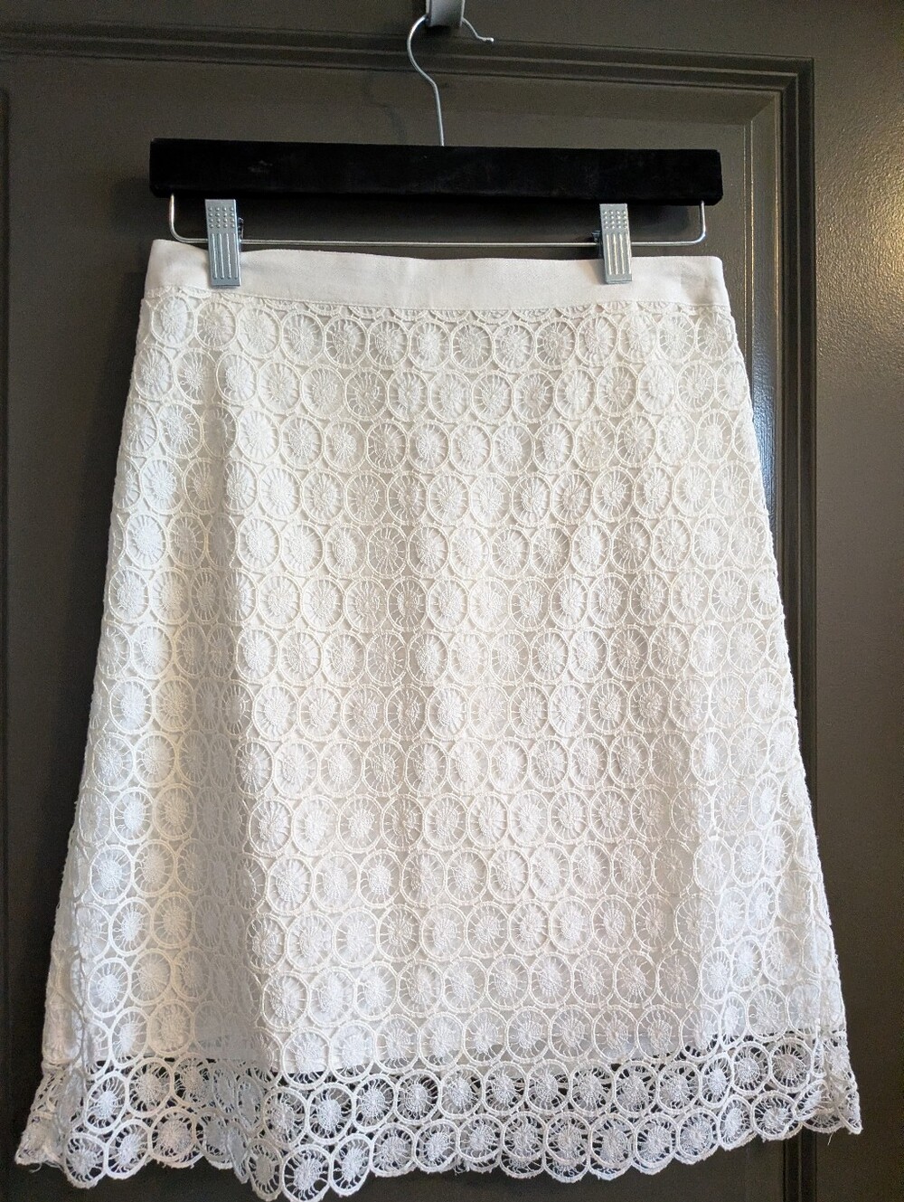 Women's Loft White Cotton Skirt Lace Design Size 2 Fully Lined Back Zipper
